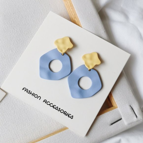 ❤️🔥𝕤𝕒𝕝𝕖❤️🔥🦋last pair 💖polygon blue art earrings - Picture 3 of 6